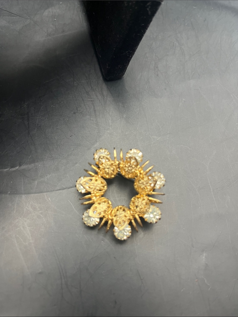 Vintage art nouveau brooch beautiful Filigree Stones  Design pin gold tone